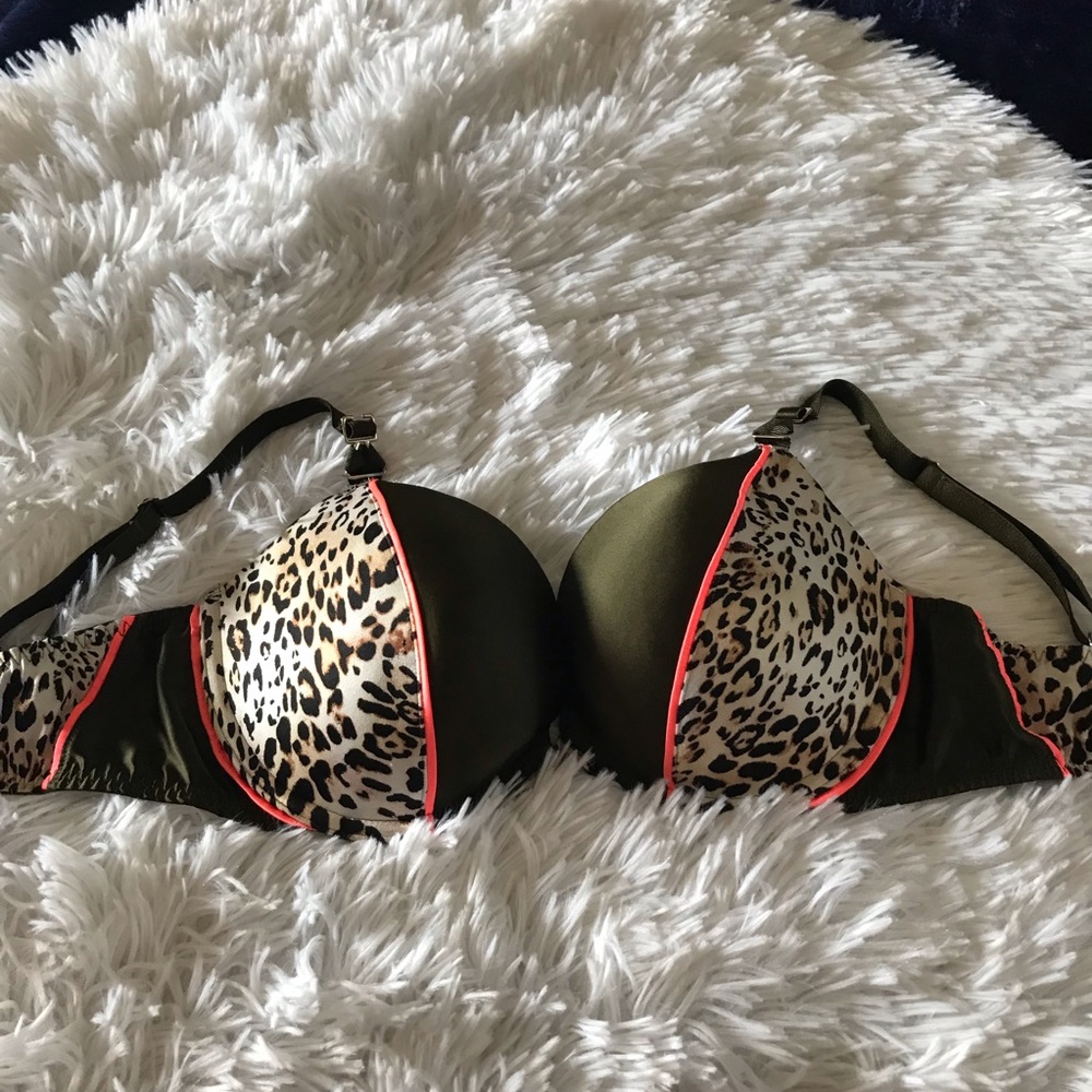 Victoria’s Secret Women’s 34D Green Leopard Print Very Sexy Push Up Bra